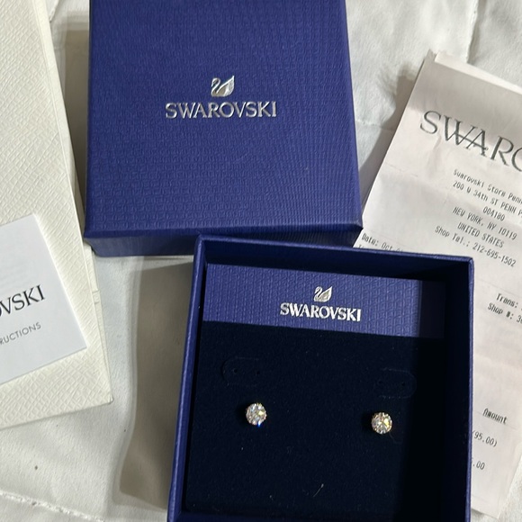 Swarovski Stilla rose gold stud earrings - Picture 2 of 9